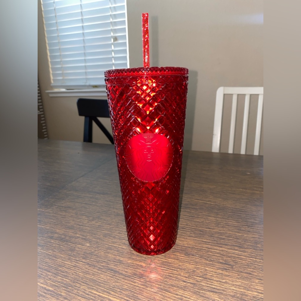 Starbucks 2021 Holiday Ruby
Red Diamond Emerald Cut Jeweled Bling
Tumbler